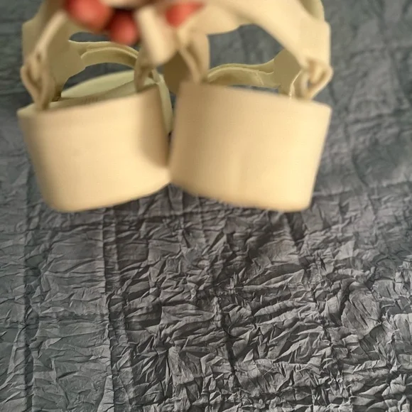 Teva Platform White Sandals Womens size 8 - Picture 2 of 4